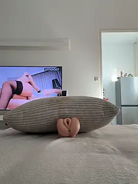 18cmpacoo online show from April 8, 2026, 3:01 pm