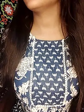 Sreya213 online show from March 18, 2026, 6:44 pm