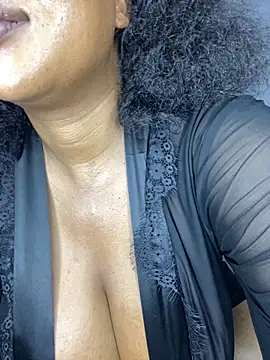 MayaPassion online show from December 5, 2025, 2:03 pm