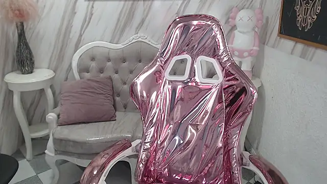 Violeth b online show from March 6, 2025, 12:52 pm