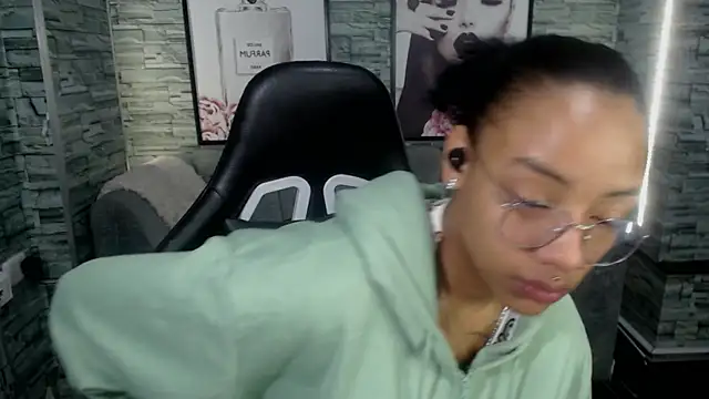 Violeth b online show from September 27, 2025, 12:43 pm