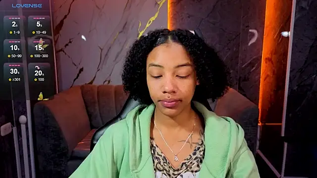 Violeth b online show from November 19, 2025, 12:49 pm