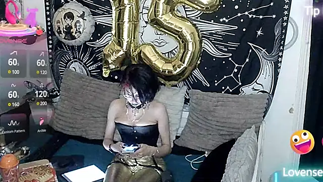 LisandreLaVenale online show from March 13, 2025, 8:32 pm