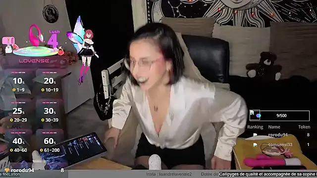 LisandreLaVenale online show from September 22, 2025, 9:06 pm