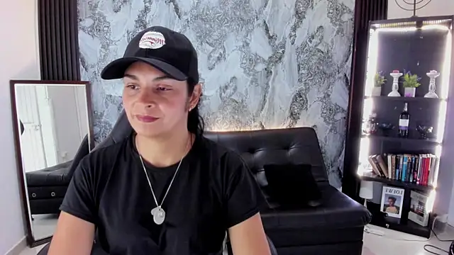 Carlota milf 30 online show from March 29, 2026, 3:56 pm