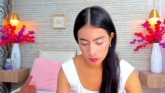 IssabellaLopez online show from September 11, 2025, 12:16 pm