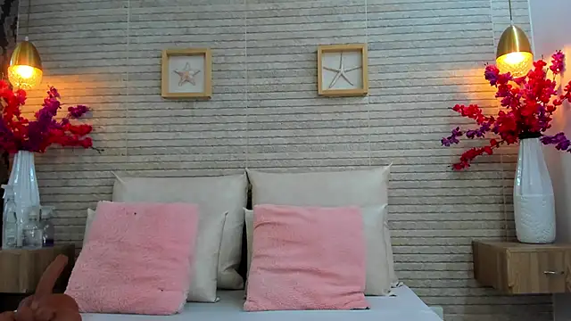 IssabellaLopez online show from October 27, 2025, 12:09 pm