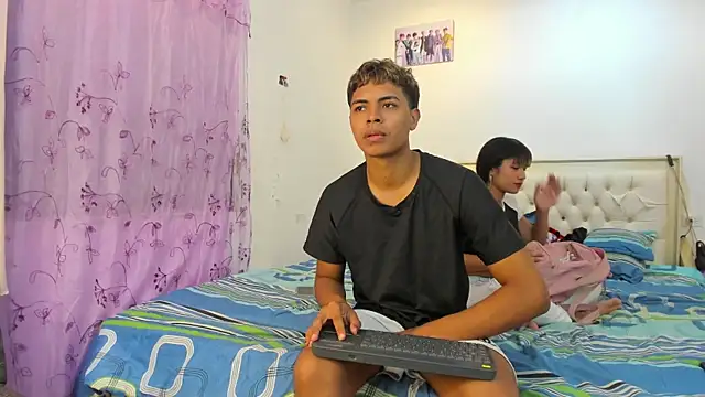 dafnezahiraa  online show from March 19, 2025, 3:41 am