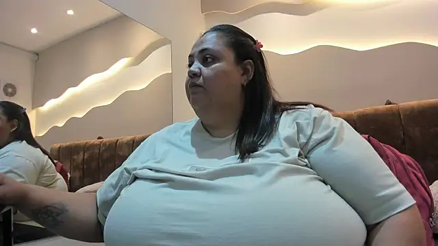 Snapshot of Alisson_am chatting on April 19, 2026, 11:42 am Alisson am online show from April 19, 2026, 11:42 am