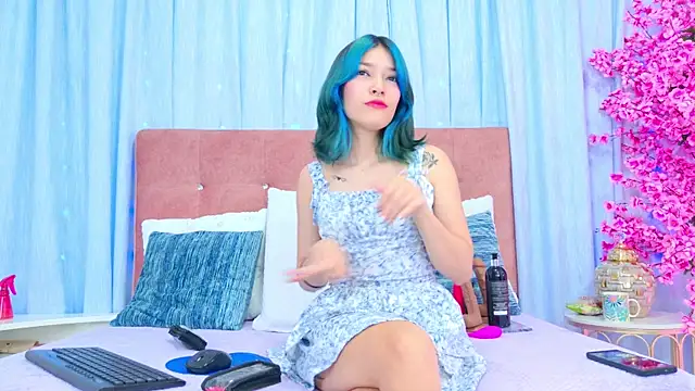 AlliciaKim online show from November 4, 2025, 7:46 pm