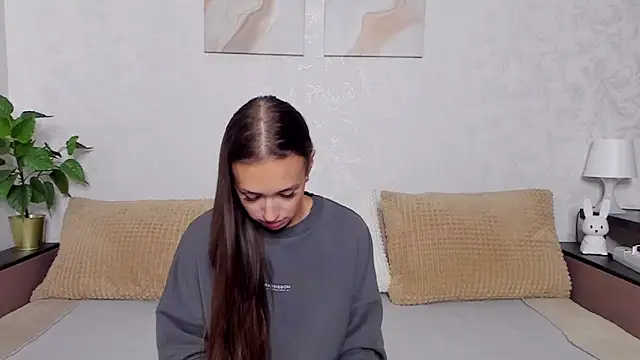 ChloeTeles  online show from March 3, 2025, 8:27 am