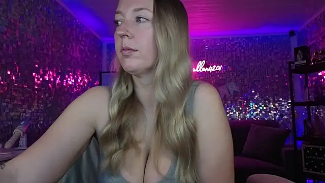 Snapshot of lucyallen4201 chatting on April 15, 2026, 10:22 am lucyallen4201 online show from April 15, 2026, 10:22 am