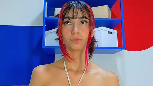 Snapshot of ParisFox_ chatting on October 18, 2025, 12:06 pm ParisFox online show from October 18, 2025, 12:06 pm