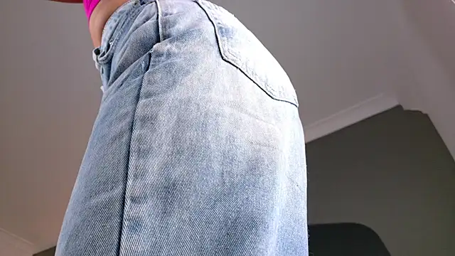 Snapshot of ParisFox_ chatting on October 24, 2025, 7:32 pm ParisFox online show from October 24, 2025, 7:32 pm