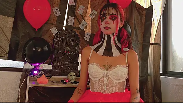 Snapshot of ParisFox_ chatting on November 1, 2025, 8:55 pm ParisFox online show from November 1, 2025, 8:55 pm