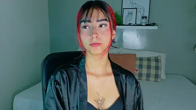 Snapshot of ParisFox_ chatting on November 4, 2025, 7:46 pm ParisFox online show from November 4, 2025, 7:46 pm