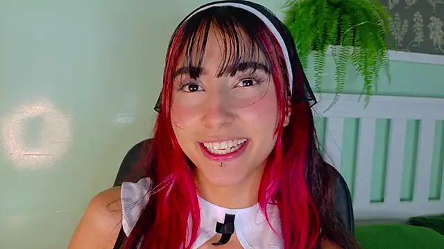 Snapshot of ParisFox_ chatting on November 8, 2025, 11:47 pm ParisFox online show from November 8, 2025, 11:47 pm