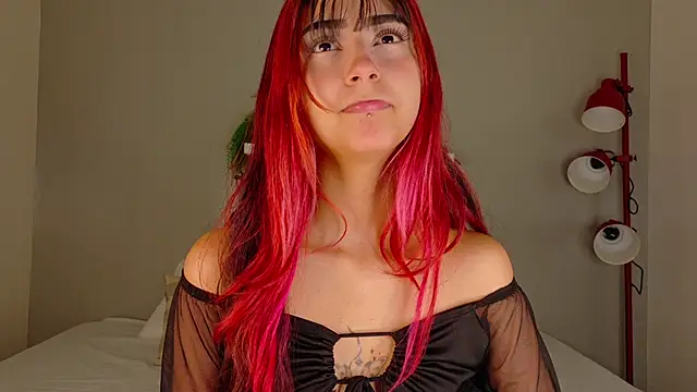 Snapshot of ParisFox_ chatting on December 4, 2025, 7:55 pm ParisFox online show from December 4, 2025, 7:55 pm