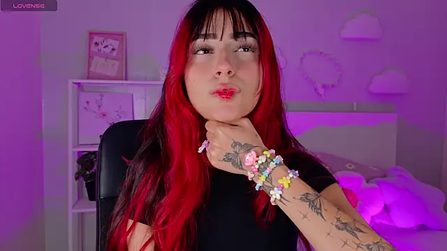 Snapshot of ParisFox_ chatting on January 14, 2026, 10:03 pm ParisFox online show from January 14, 2026, 10:03 pm