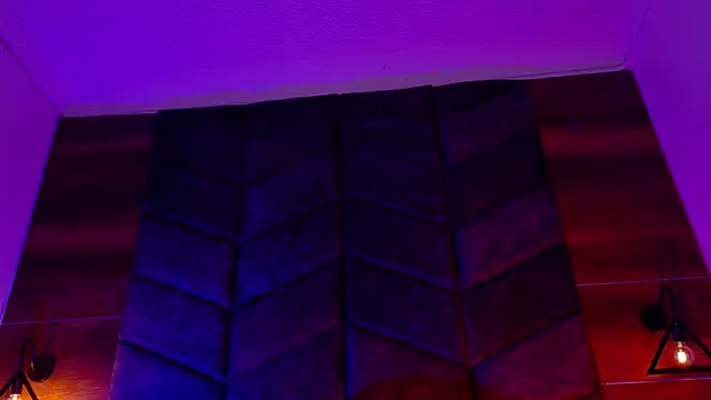 Snapshot of ParisFox_ chatting on February 5, 2026, 7:40 pm ParisFox online show from February 5, 2026, 7:40 pm