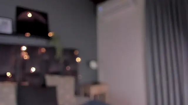 Snapshot of ParisFox_ chatting on February 12, 2026, 7:42 pm ParisFox online show from February 12, 2026, 7:42 pm