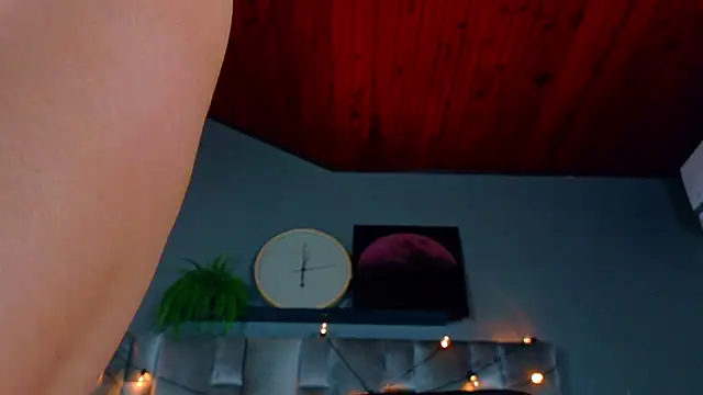 Snapshot of ParisFox_ chatting on March 2, 2026, 8:37 pm ParisFox online show from March 2, 2026, 8:37 pm