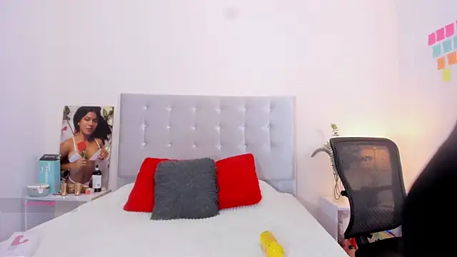 NiaBlanco online show from January 12, 2026, 6:24 pm