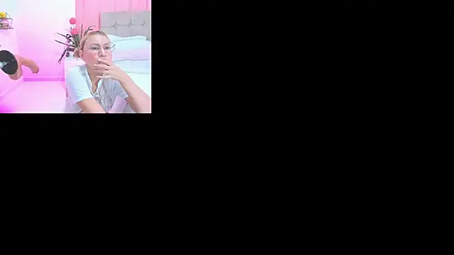 Snapshot of Annaraquel_ chatting on October 10, 2025, 2:32 am Annaraquel  online show from October 10, 2025, 2:32 am