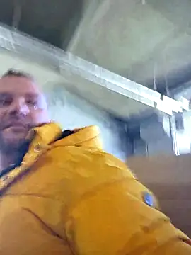 KarlosCarutox online show from December 15, 2025, 9:13 am