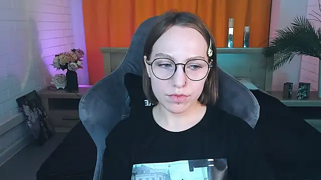 AphexQueen online show from January 14, 2025, 12:35 pm