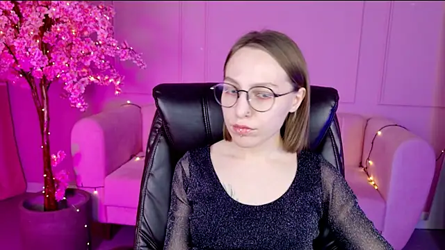 AphexQueen online show from January 28, 2025, 7:21 pm