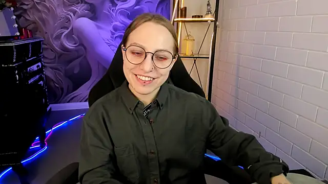 AphexQueen online show from February 27, 2025, 3:15 pm