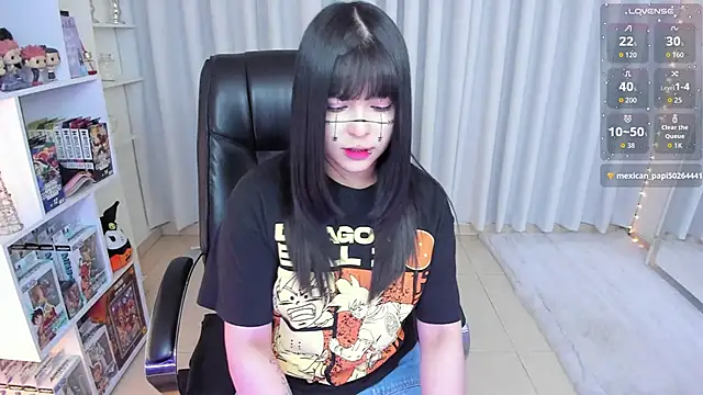 misshoneyxxx online show from November 7, 2025, 4:45 am