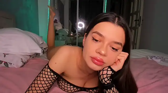 Miss Medyson online show from February 5, 2025, 4:36 pm