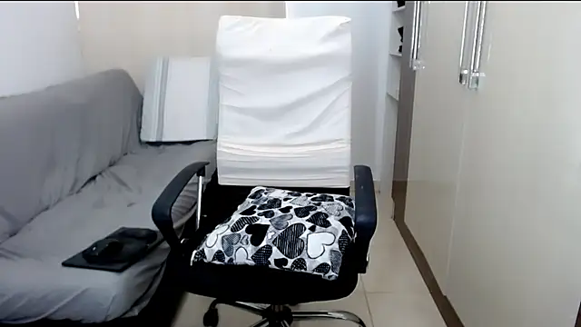 Laura-pervert online show from February 16, 2025, 8:11 pm