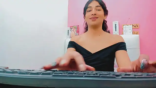 antonela xxx online show from June 24, 2026, 9:03 pm