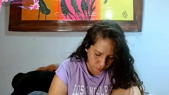 naihroby online show from September 12, 2025, 4:01 am