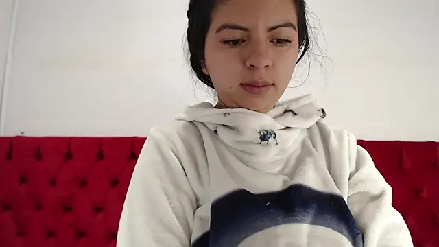 Snapshot of CarolineBrunx chatting on January 5, 2025, 12:42 pm CarolineBrunx online show from January 5, 2025, 12:42 pm