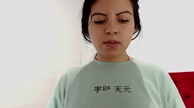 Snapshot of CarolineBrunx chatting on February 7, 2025, 8:10 pm CarolineBrunx online show from February 7, 2025, 8:10 pm