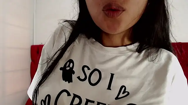 Snapshot of CarolineBrunx chatting on February 15, 2025, 8:11 pm CarolineBrunx online show from February 15, 2025, 8:11 pm