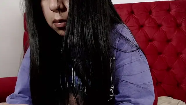 Snapshot of CarolineBrunx chatting on February 16, 2025, 2:20 am CarolineBrunx online show from February 16, 2025, 2:20 am