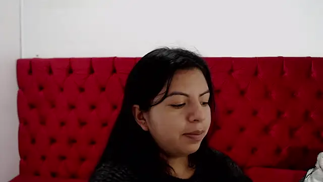 Snapshot of CarolineBrunx chatting on February 18, 2025, 4:15 am CarolineBrunx online show from February 18, 2025, 4:15 am