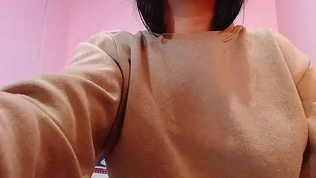 Snapshot of CarolineBrunx chatting on February 26, 2025, 11:41 am CarolineBrunx online show from February 26, 2025, 11:41 am