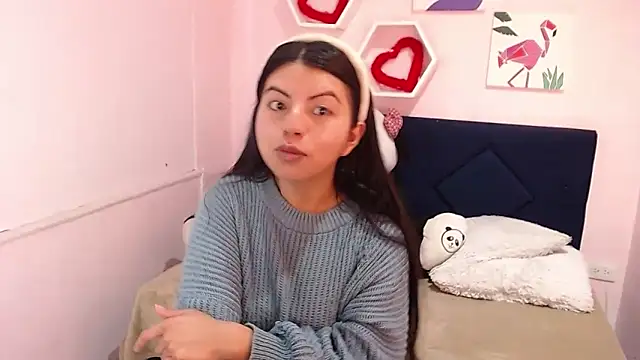 Snapshot of CarolineBrunx chatting on February 26, 2025, 2:57 pm CarolineBrunx online show from February 26, 2025, 2:57 pm