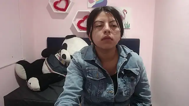 Snapshot of CarolineBrunx chatting on February 28, 2025, 8:42 am CarolineBrunx online show from February 28, 2025, 8:42 am