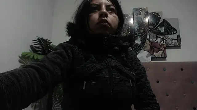 Snapshot of CarolineBrunx chatting on March 5, 2025, 7:38 am CarolineBrunx online show from March 5, 2025, 7:38 am