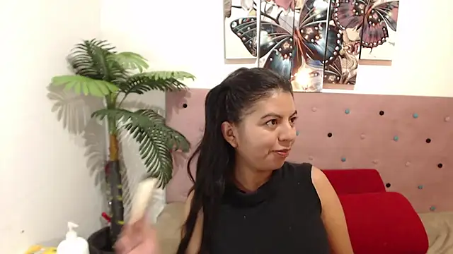 Snapshot of CarolineBrunx chatting on March 15, 2025, 9:38 pm CarolineBrunx online show from March 15, 2025, 9:38 pm