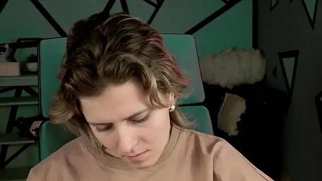 Snapshot of LolaAsmus chatting on December 14, 2024, 4:09 pm LolaAsmus online show from December 14, 2024, 4:09 pm