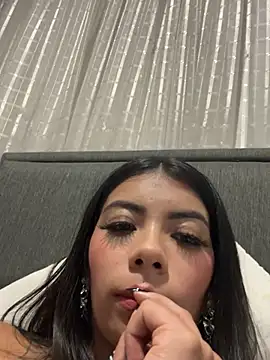 NattGomez online show from January 5, 2025, 4:25 am