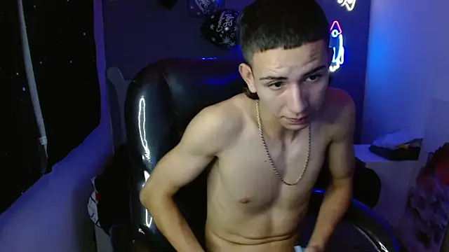 Snapshot of JackSwan18 chatting on January 7, 2025, 3:33 pm JackSwan18 online show from January 7, 2025, 3:33 pm